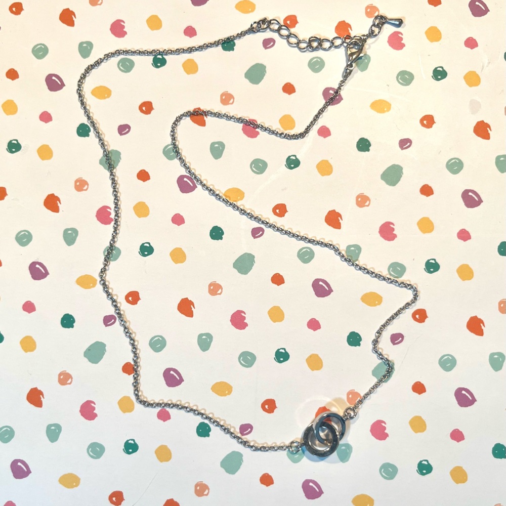 Silver Interconnected Circle Necklace